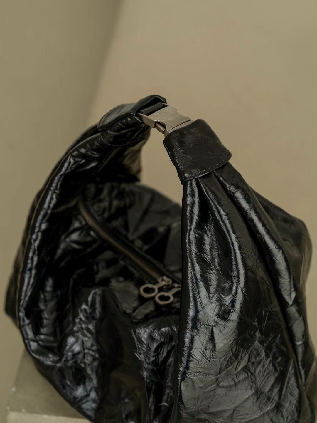 Two-ways Wrinkle Buckle Bag