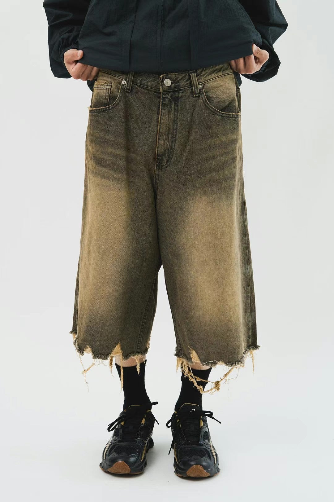 Washed Damage Hearts Jorts