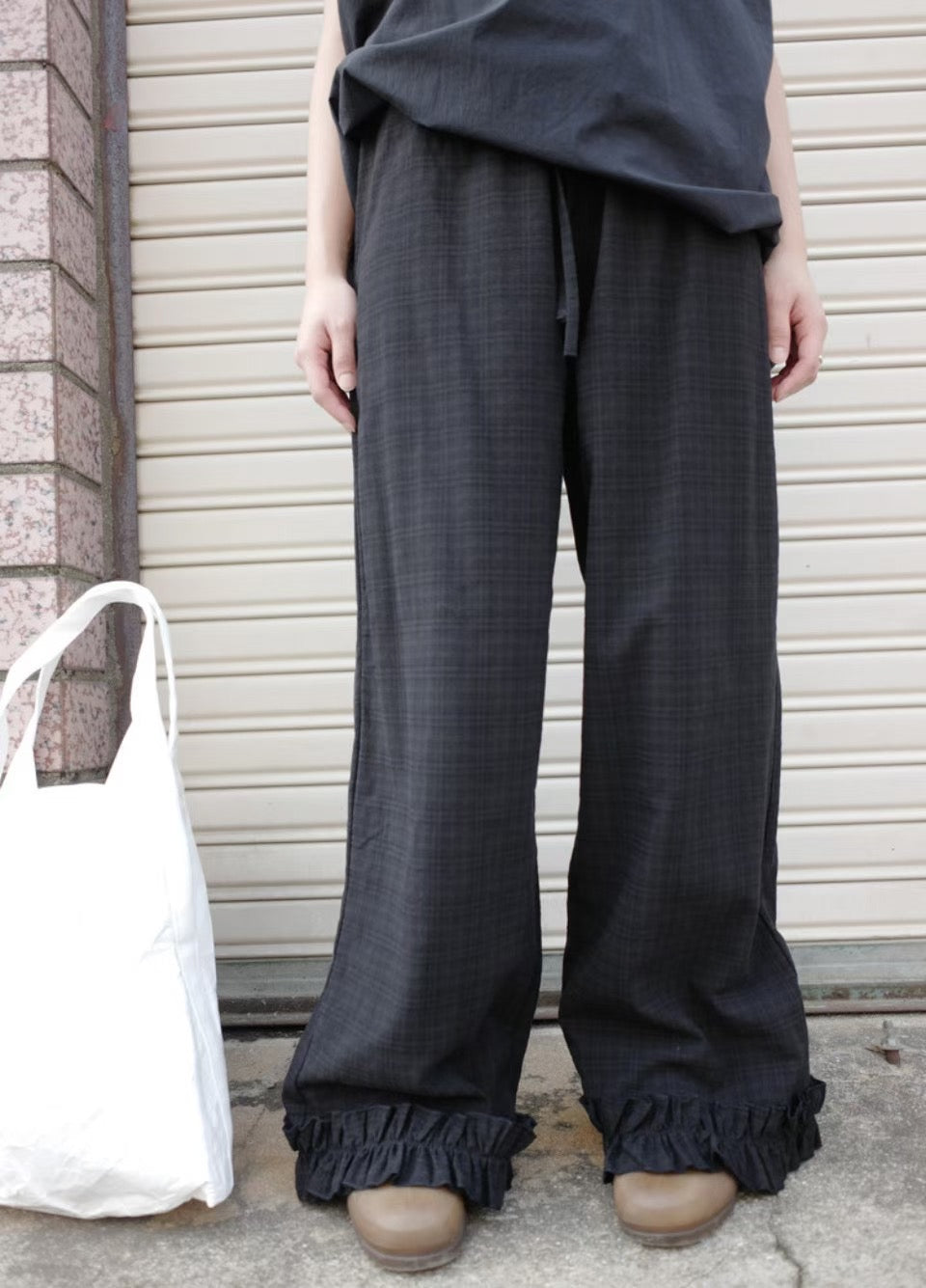 Ruffle Checkered Leisure Pants