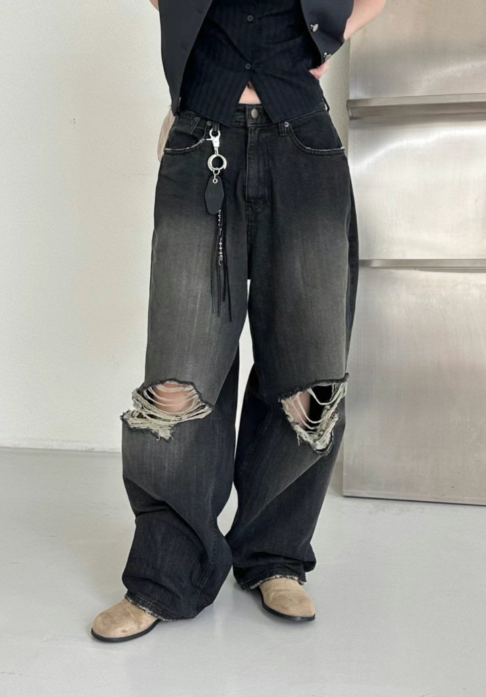 Ripped Baggy Denim Jeans (預訂)