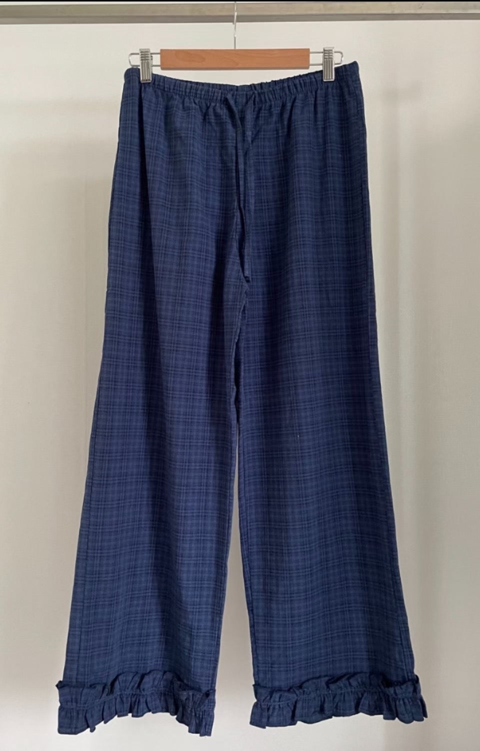 Ruffle Checkered Leisure Pants