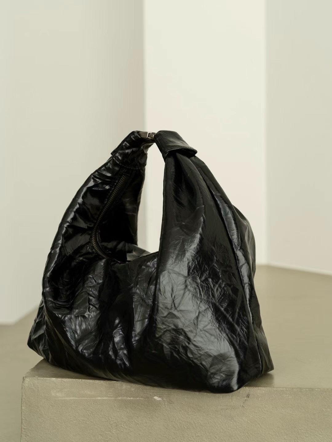 Two-ways Wrinkle Buckle Bag