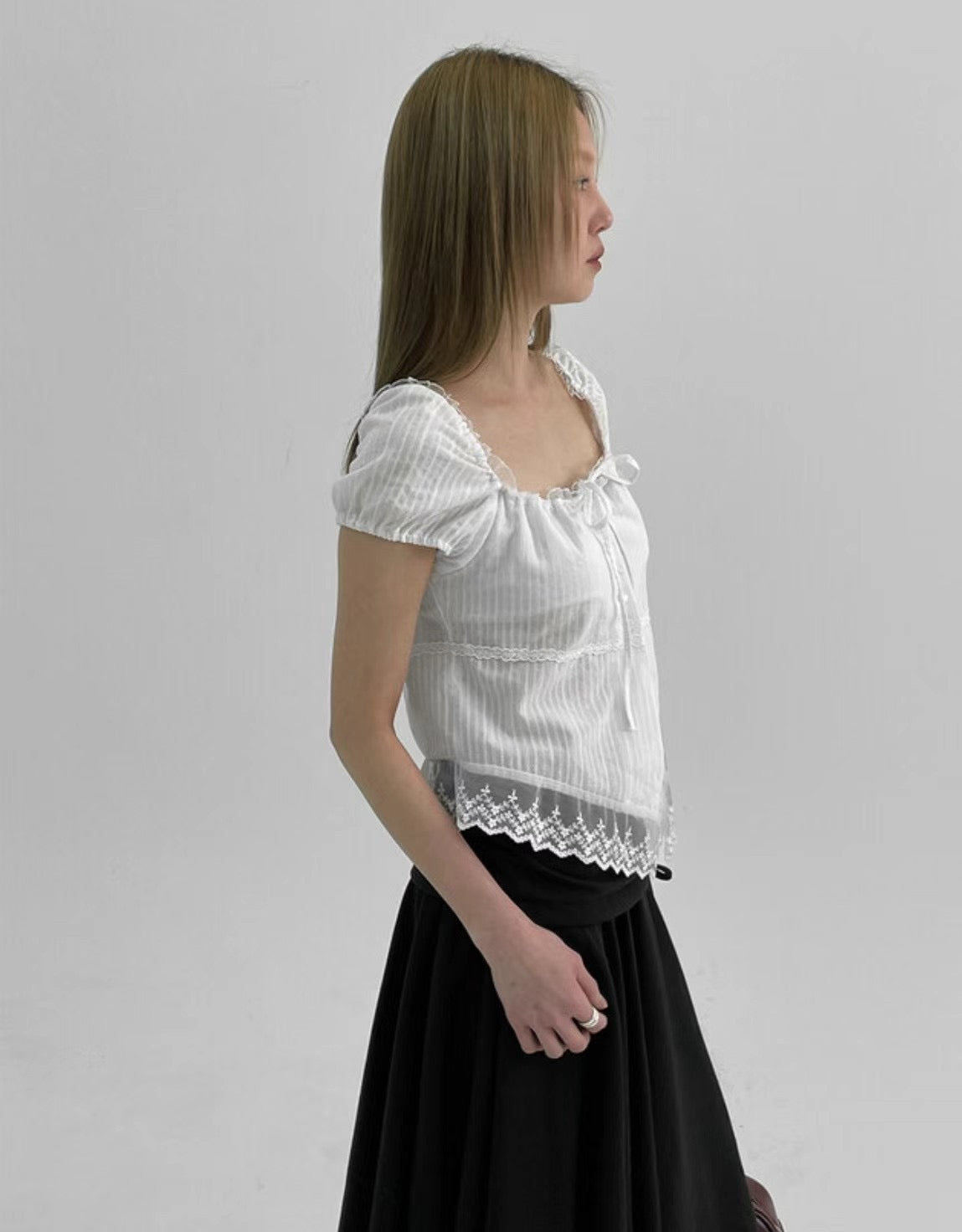 Two-ways Lace Blouse