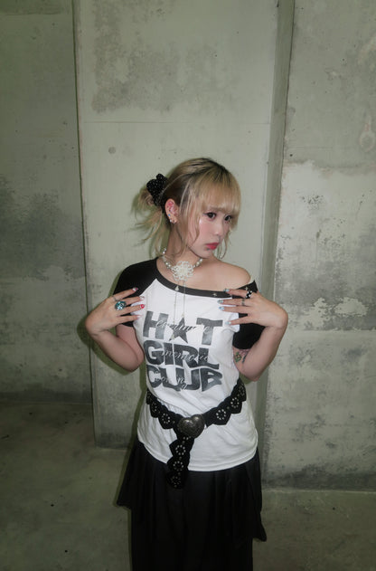 Off-shoulder Hot Girl Club Tee (預訂)