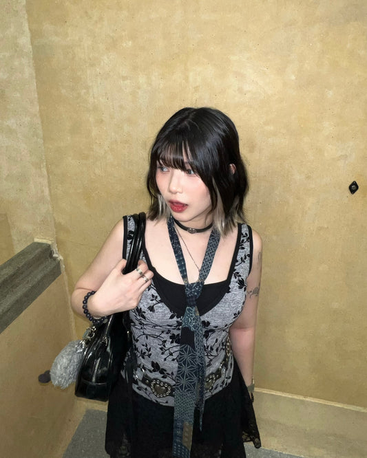 Floral V-neck Sleeveless Top (預訂)