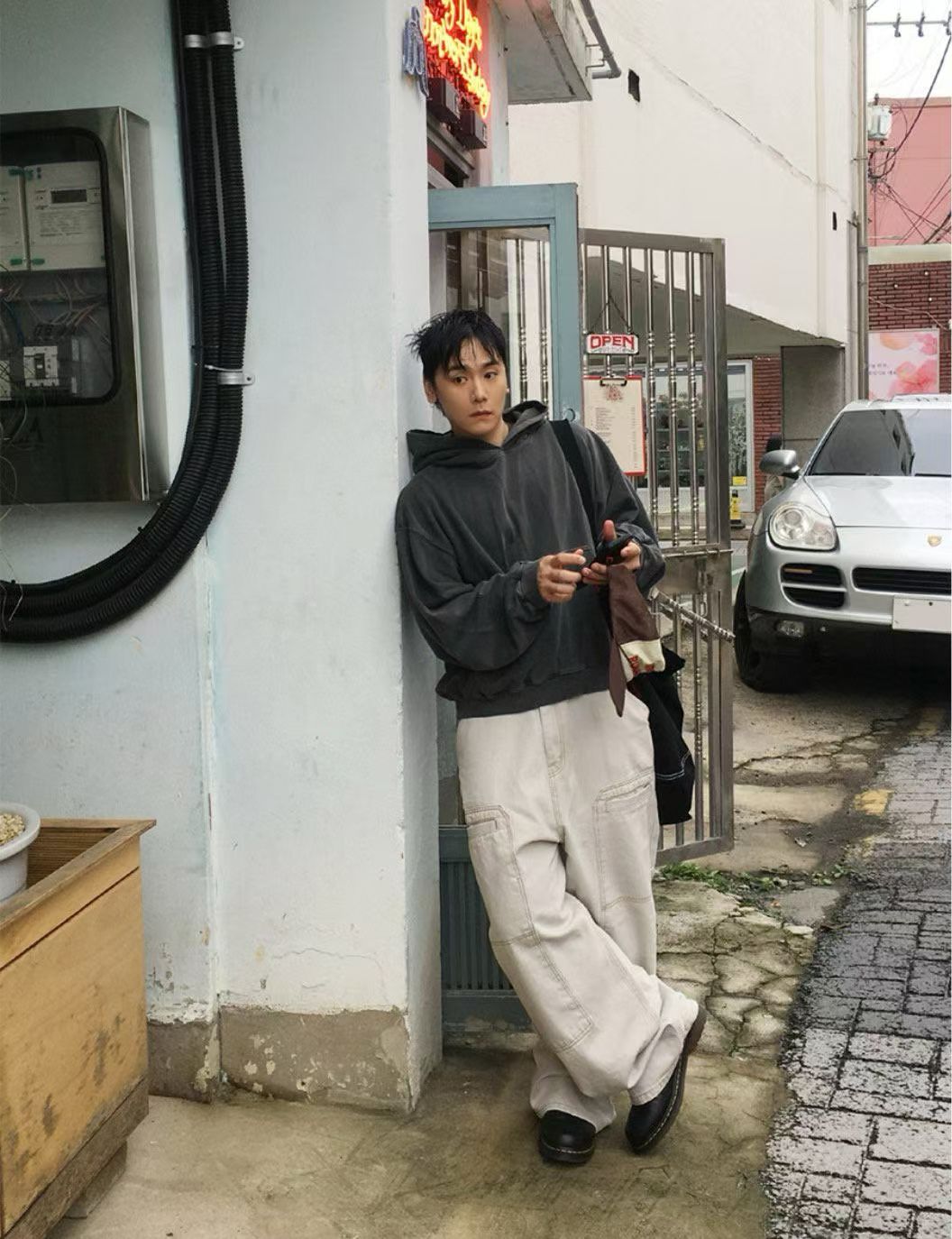 Dying Washed Short-cut Hoodie