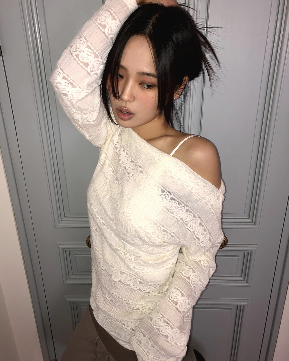 Brushing Off-shoulder Knit Top