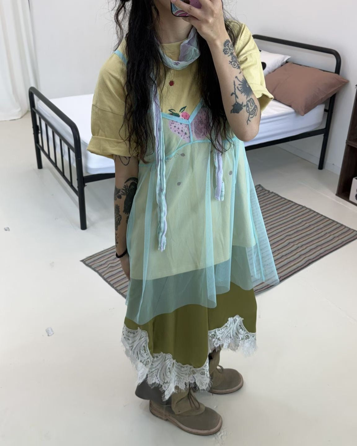 Marine Unbalance Lace Mid-skirt