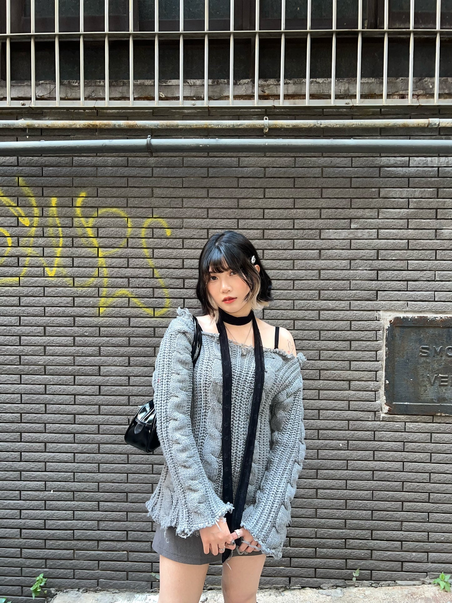 Ripped Off-shoulder Knitwear