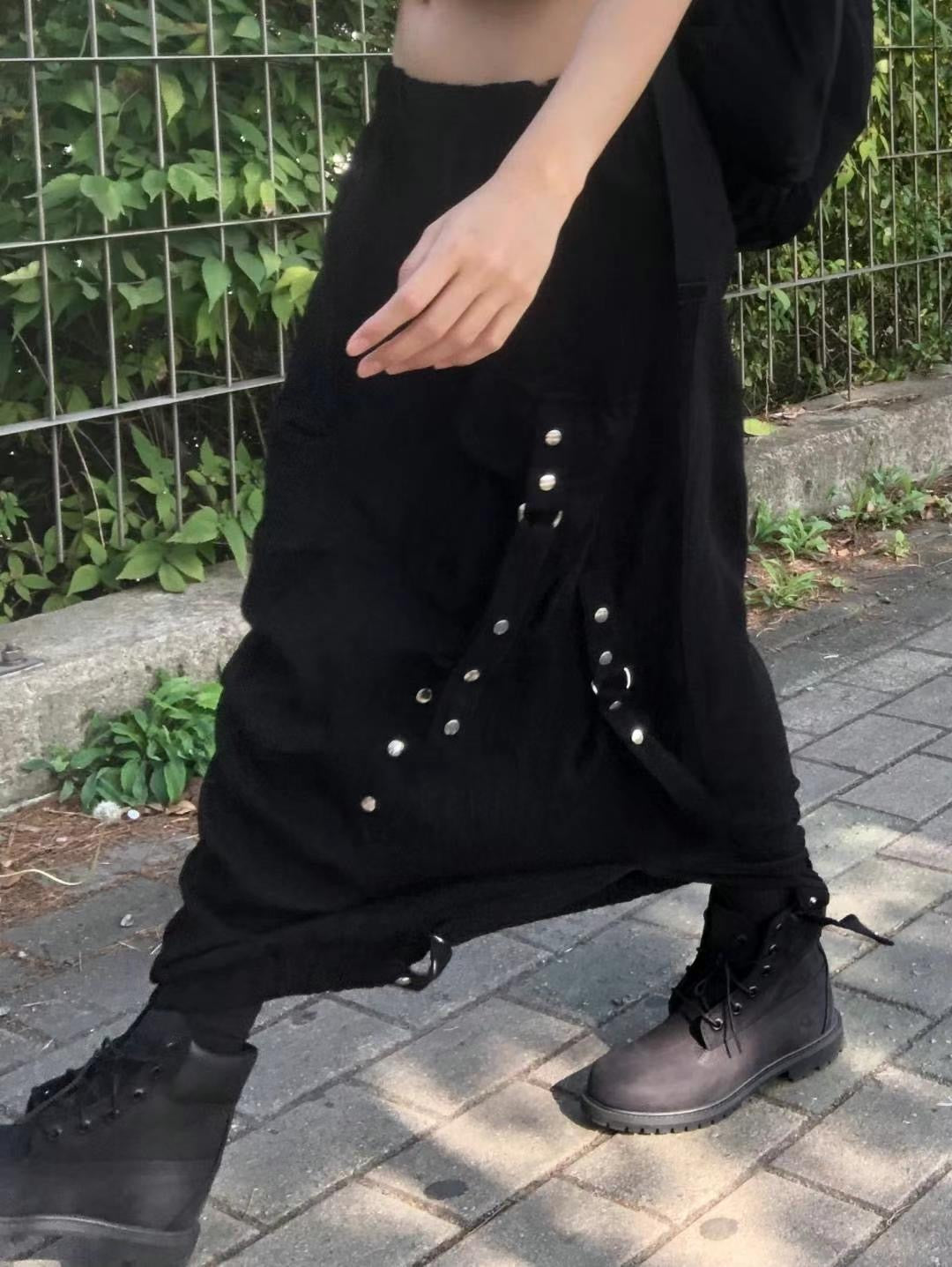 Button Pocket Loose-fit Skirt