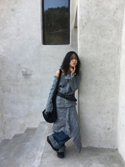 Ripped Off-shoulder Knitwear