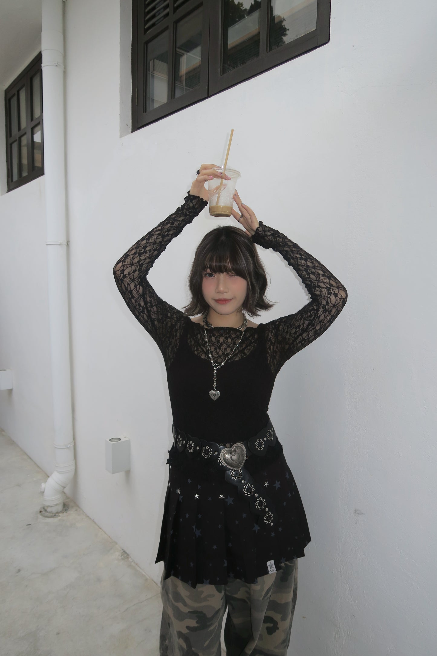 Lace Off-shoulder Top (預訂)