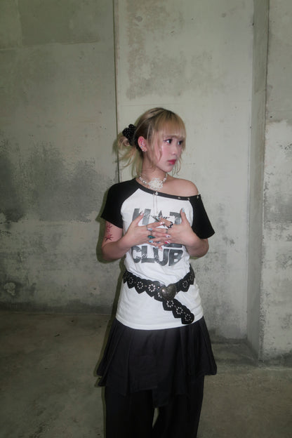 Off-shoulder Hot Girl Club Tee (預訂)