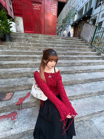 Ripped Off-shoulder Knitwear