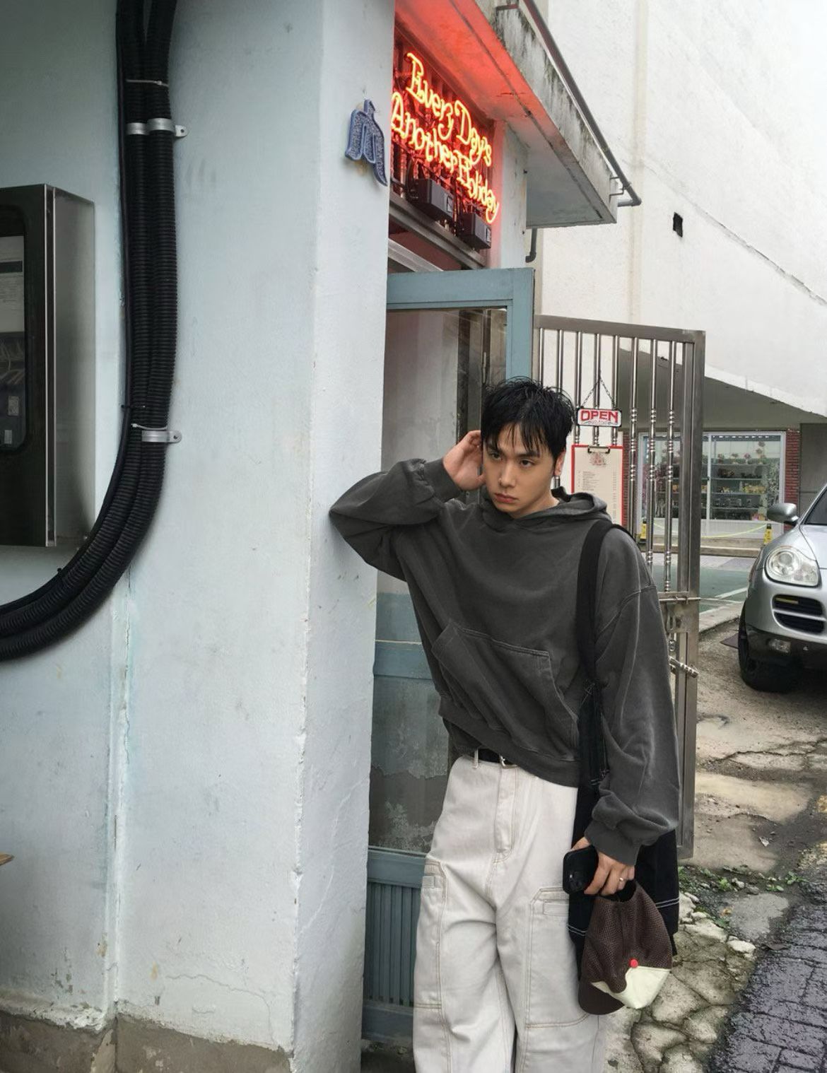 Dying Washed Short-cut Hoodie