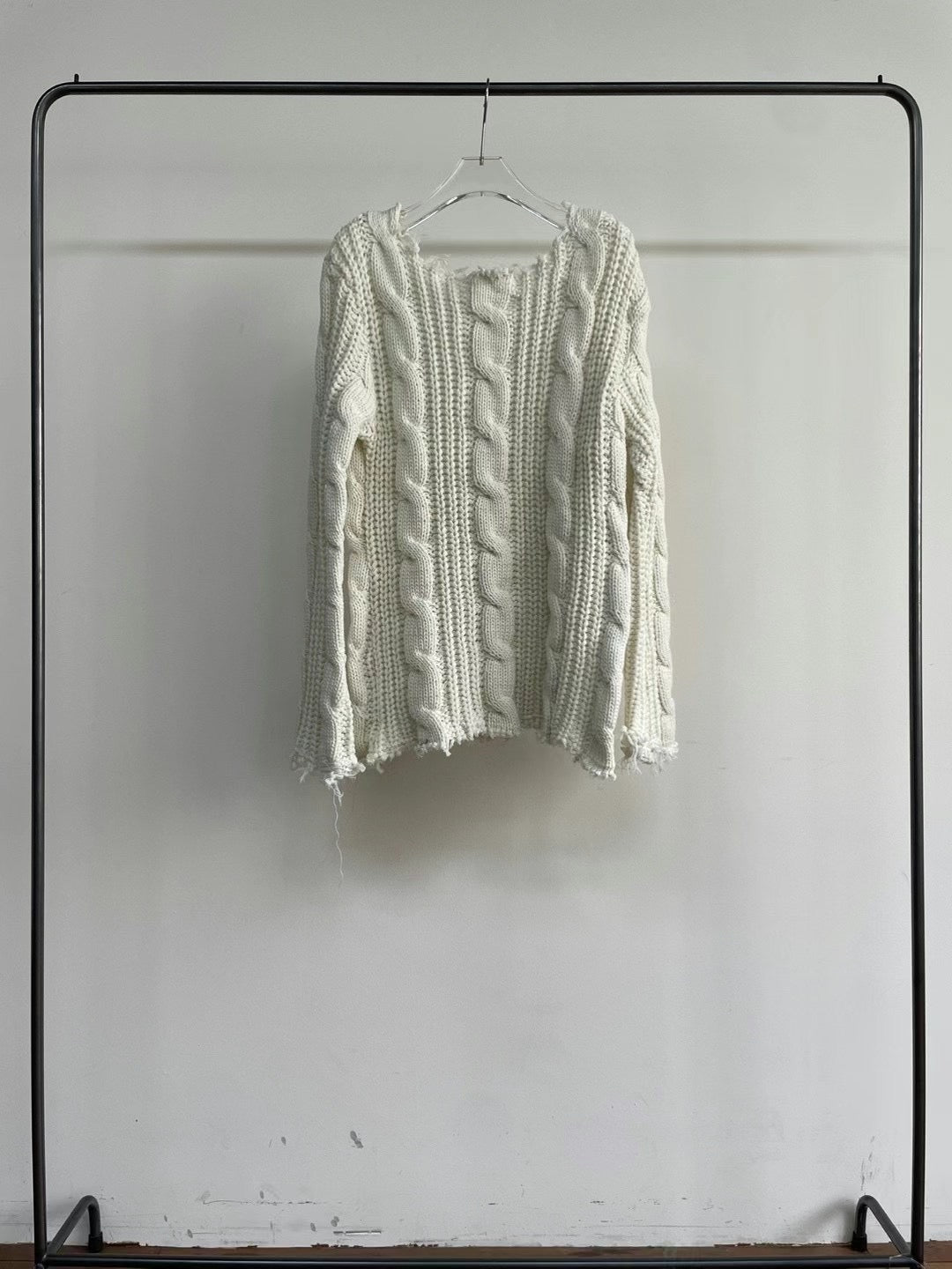 Ripped Off-shoulder Knitwear