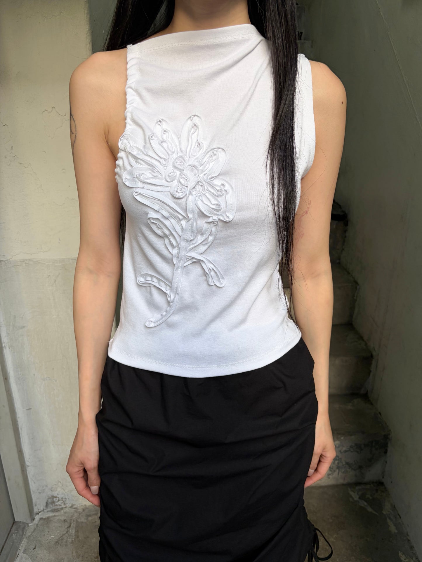 Artistic Unbalance Sleeveless Top