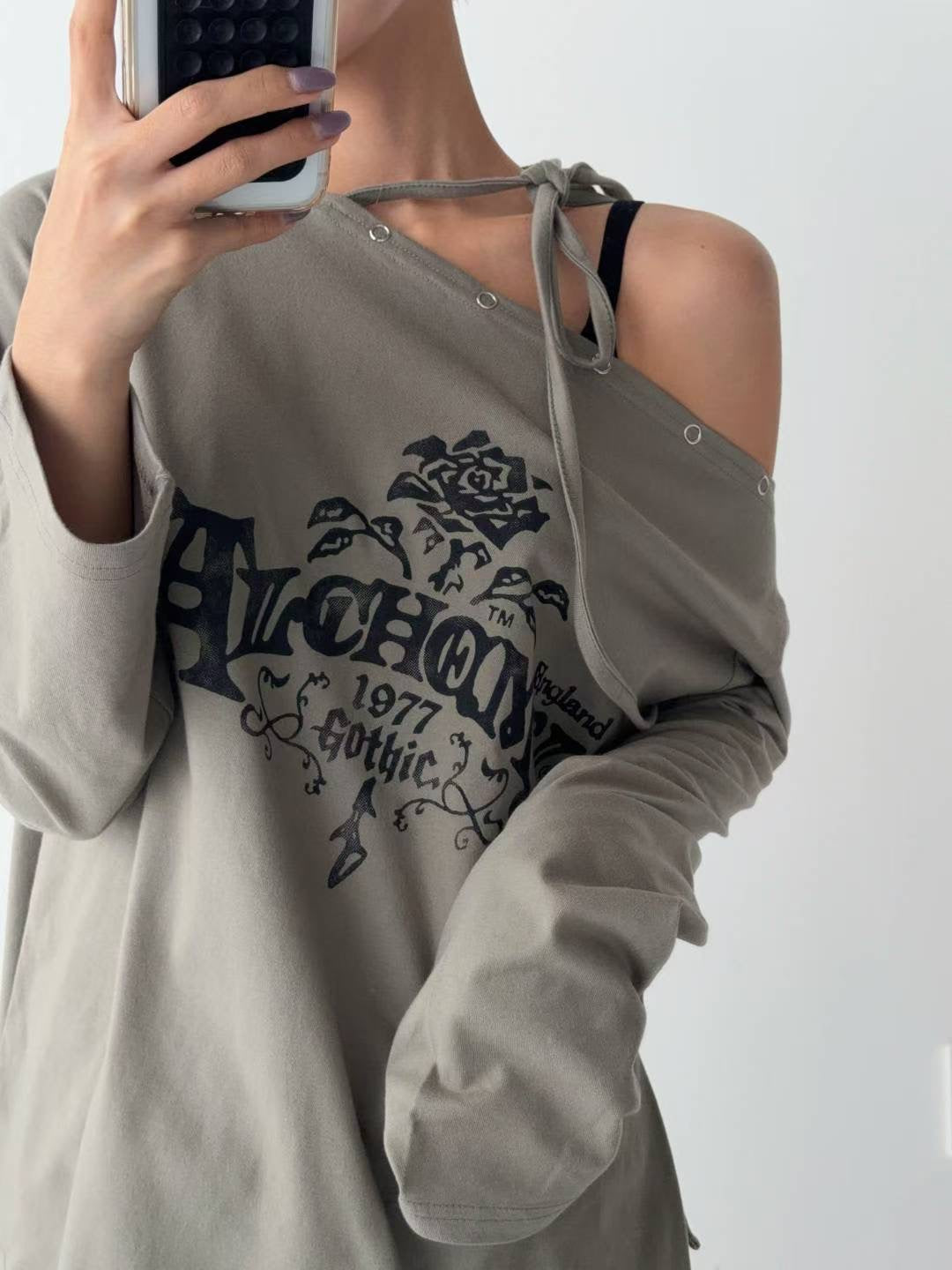 Gothic Off-Shoulder Long-sleeves Tee