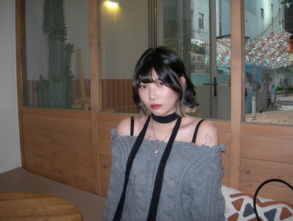 Ripped Off-shoulder Knitwear