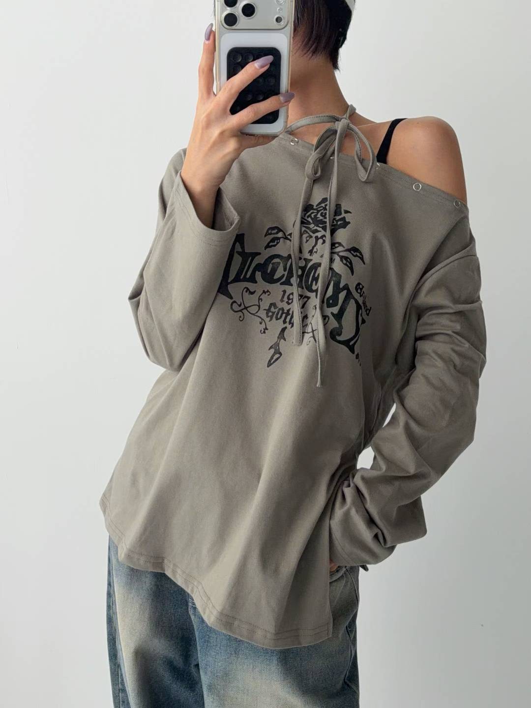 Gothic Off-Shoulder Long-sleeves Tee