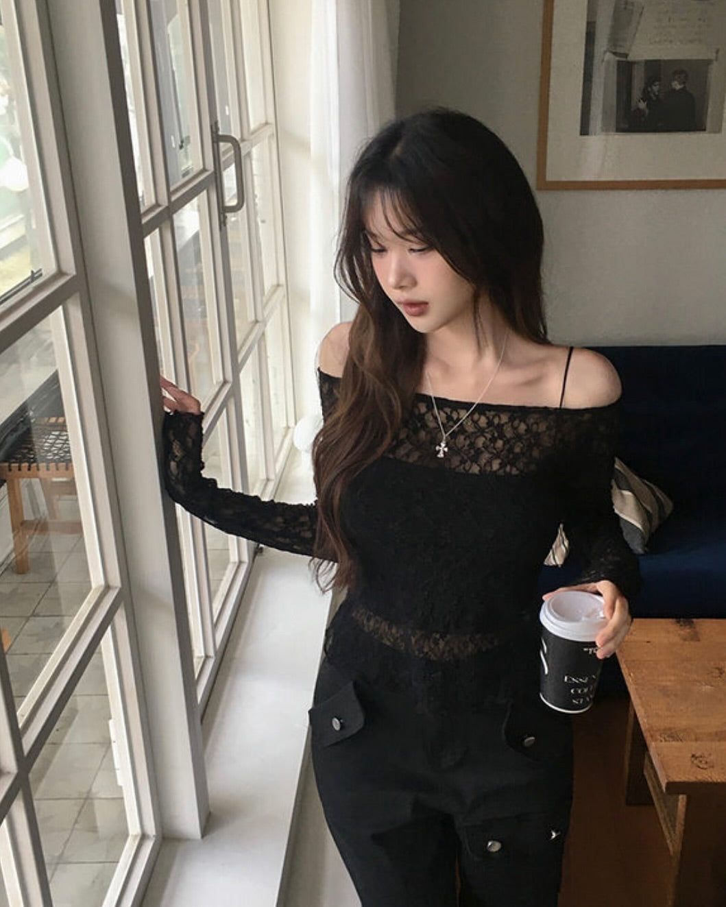 Lace Off-shoulder Top (預訂)