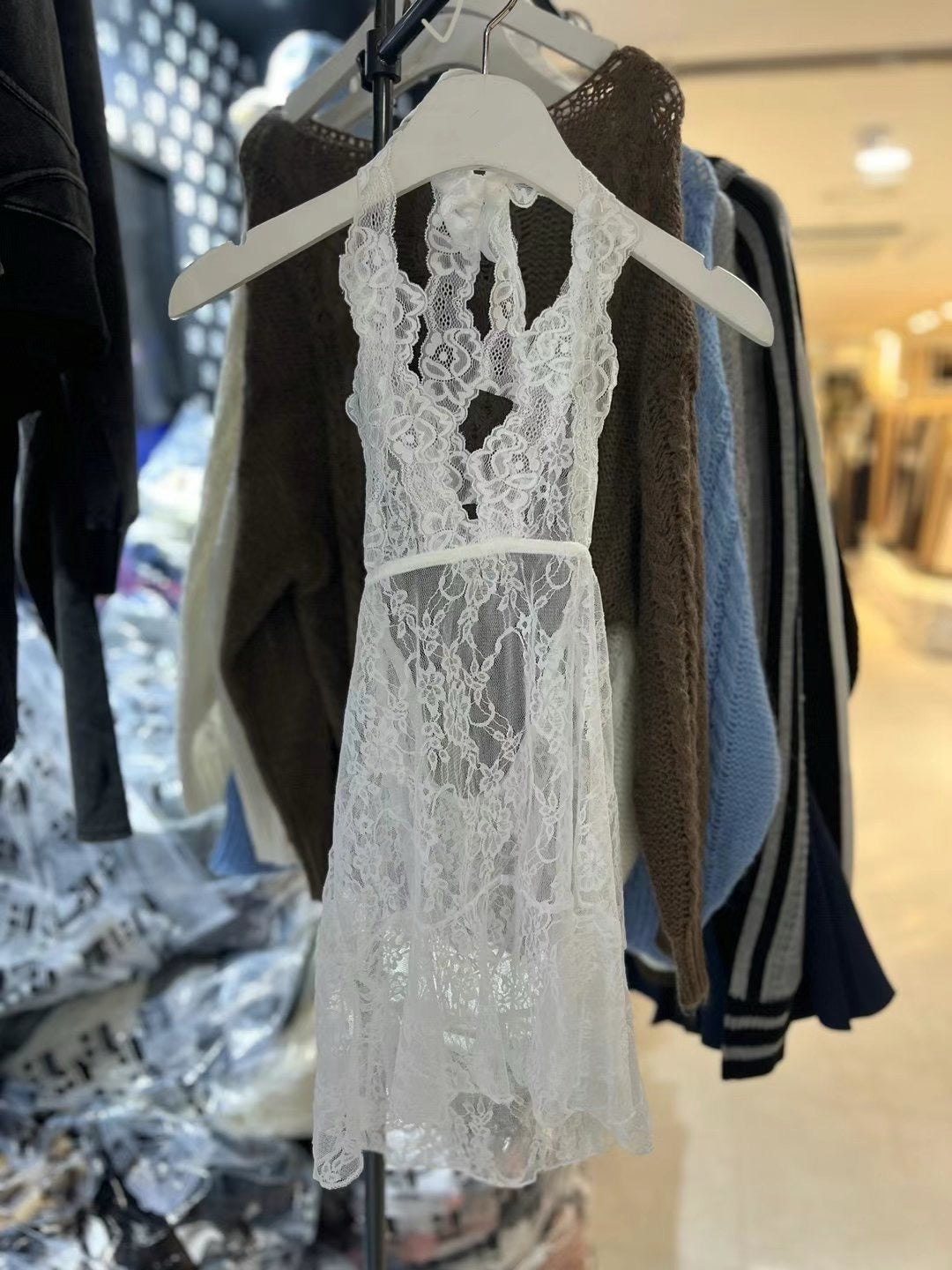 Lace Neck Halter Layer (預訂）